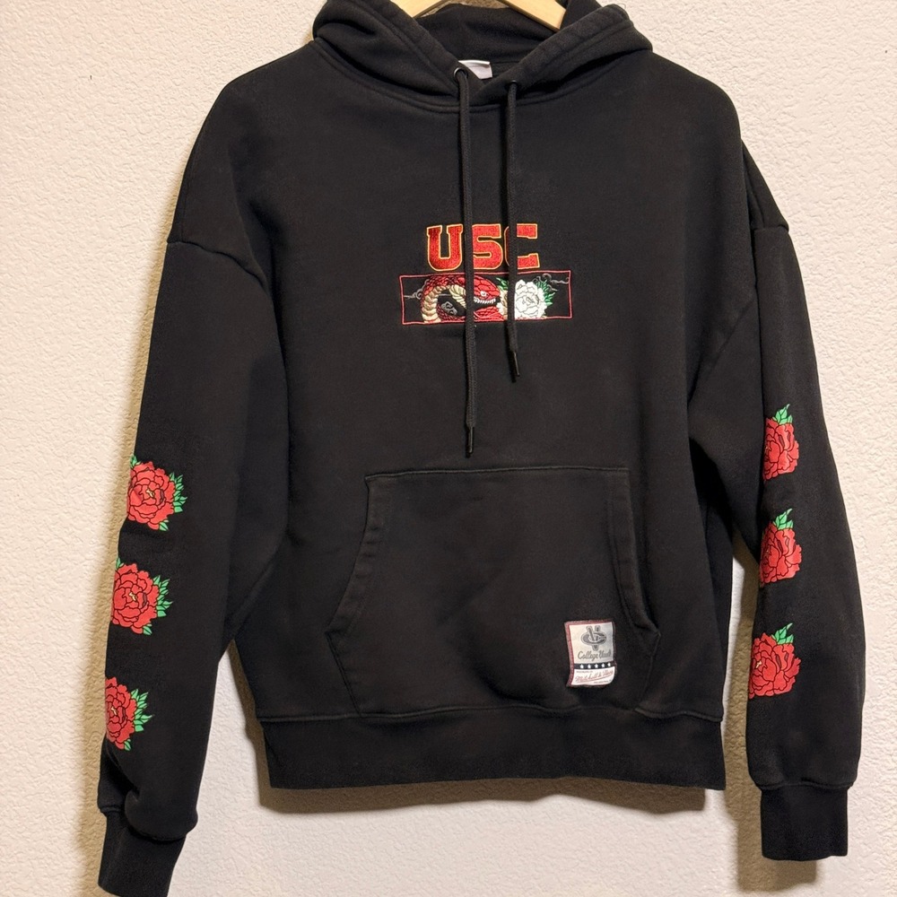 Mitchell & Ness USC Trojans Snake Rose Hoodie Mens Black L College Vault